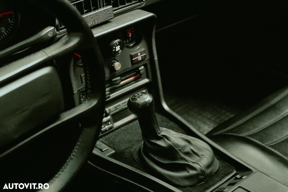 Porsche 924 1988 photo 4