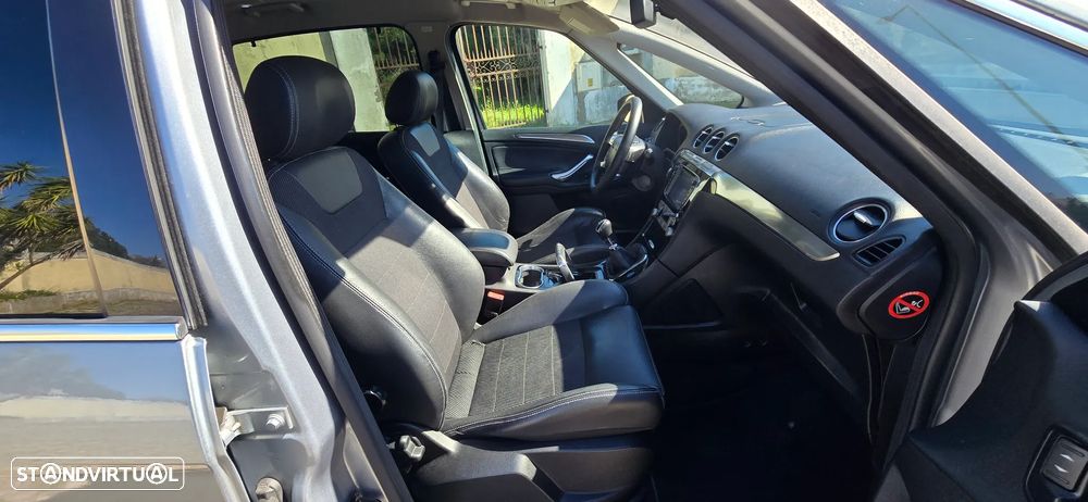 Ford S-Max 2.2 TDCi Titanium 7L - 16