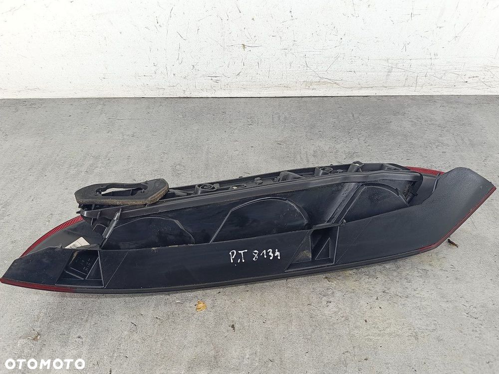 LAMPA TYLNA PRAWA OPEL CORSA C 09114337 89302181  VALEO HATCHBACK - 2