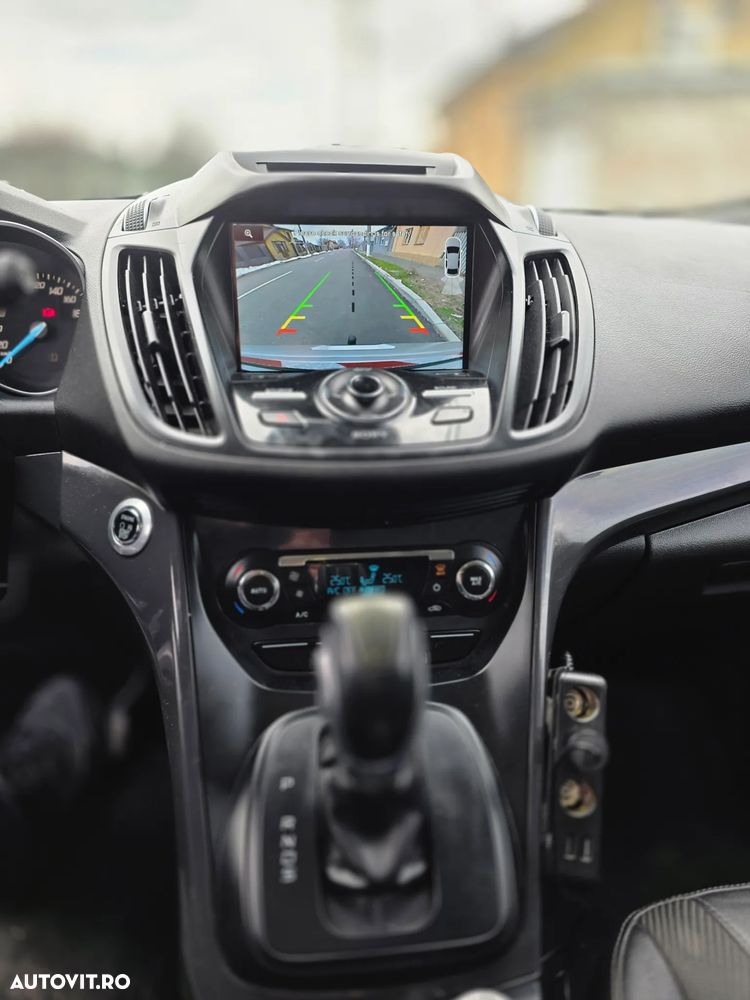 Ford Kuga 2.0 TDCi Powershift 4WD Titanium - 10