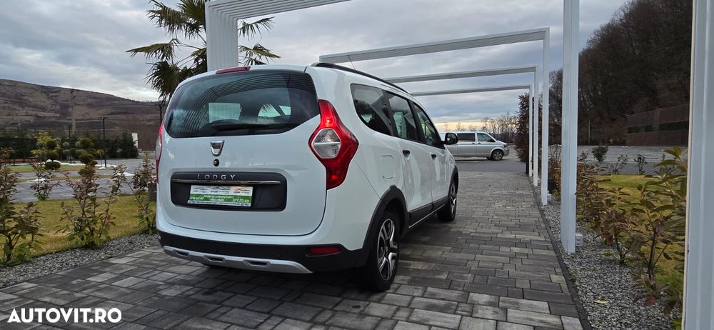 Dacia Lodgy TCe 115 Stepway - 3