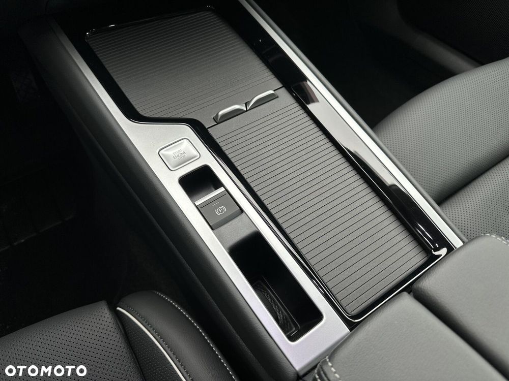 Volkswagen Passat Variant 2.0 TDI EVO Elegance DSG - 16