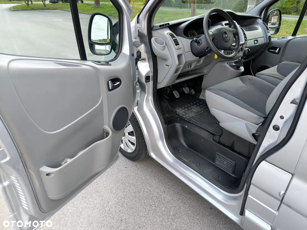 Opel Vivaro L2H1 2.9t - 21