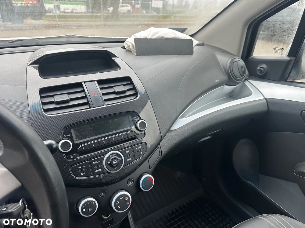 Chevrolet Spark 1.0 Base - 11