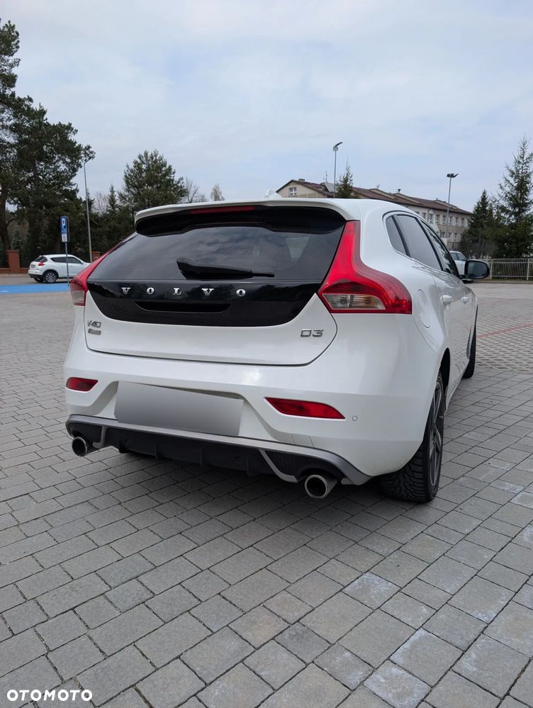 Volvo V40 D3 R-Design - 6