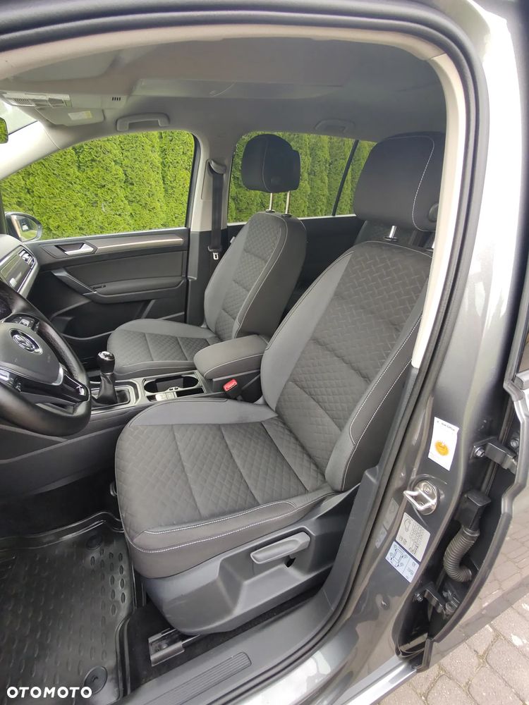 Volkswagen Touran 1.6 TDI SCR Join - 15