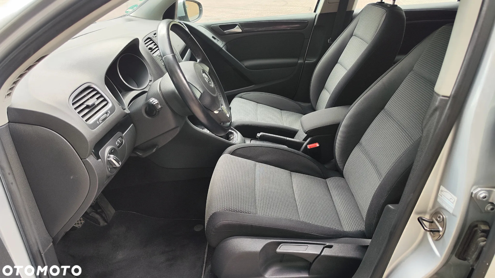 Volkswagen Golf VI 1.6 Comfortline - 19