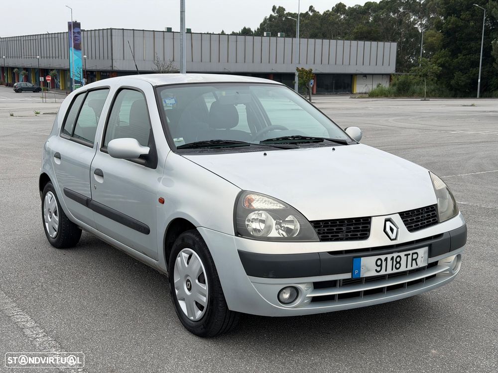 Renault Clio 1.2 16V Confort Authentique - 2
