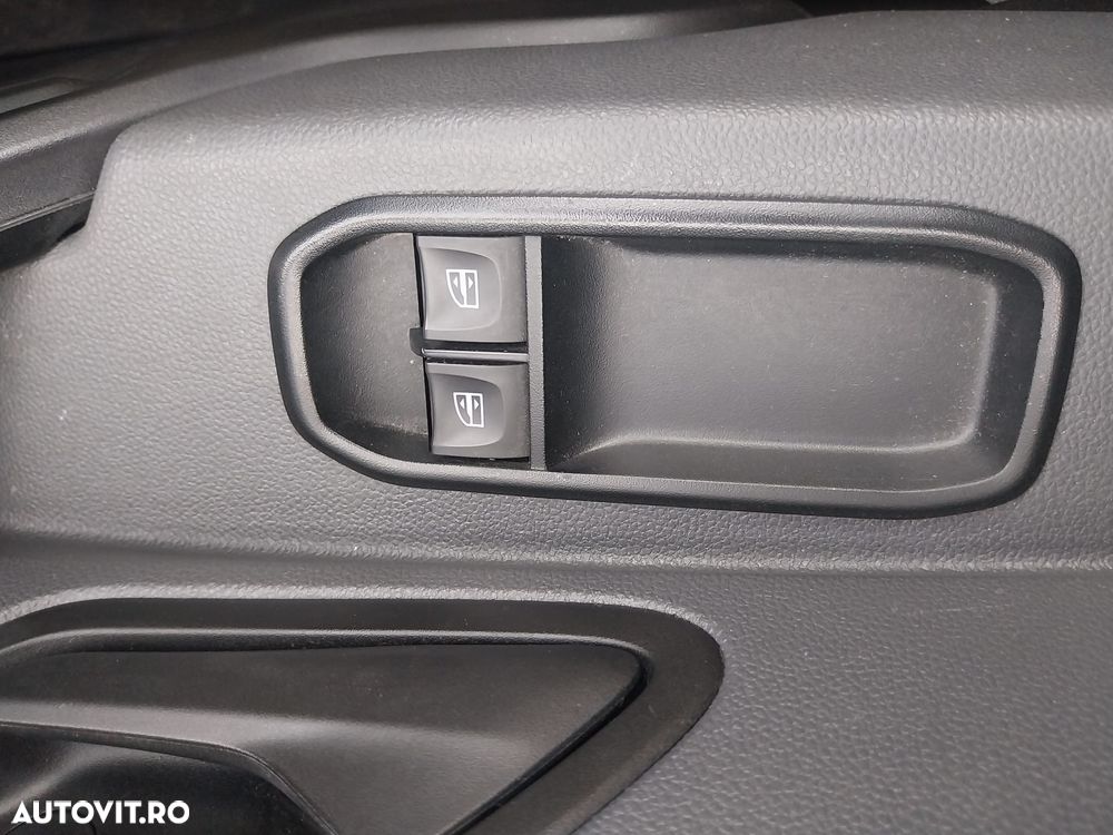 Dacia Duster TCe 90 Essential - 10