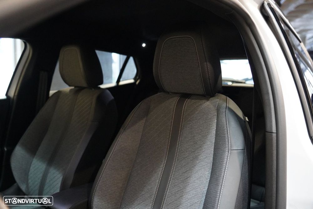 Peugeot 2008 PureTech 100 Allure - 22