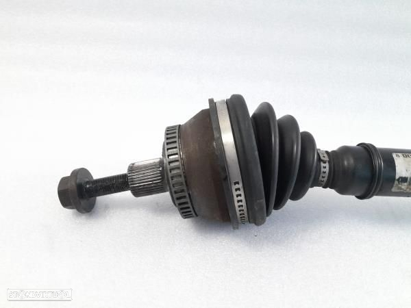 Transmissao Frente Dto Volkswagen Passat (3B2) - 2