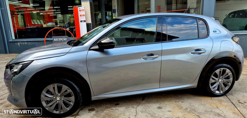 Peugeot e-208 Allure Pack - 15
