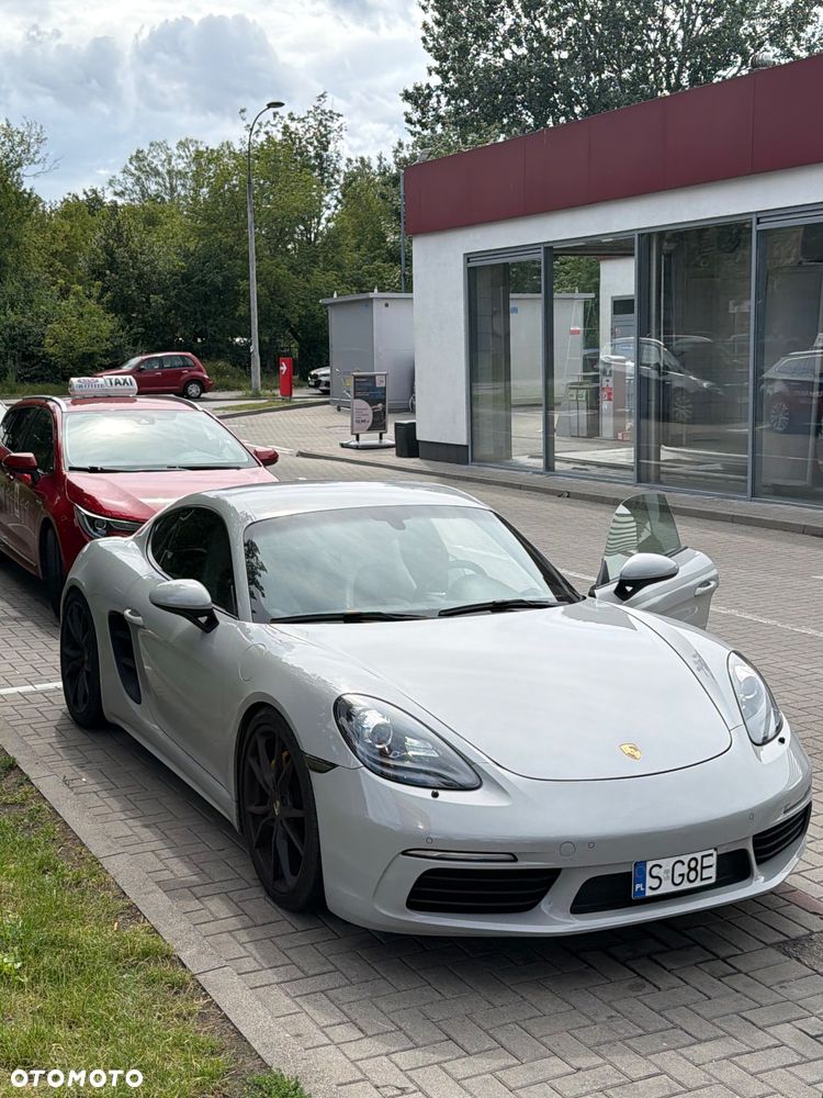 Porsche 718 Cayman - 21
