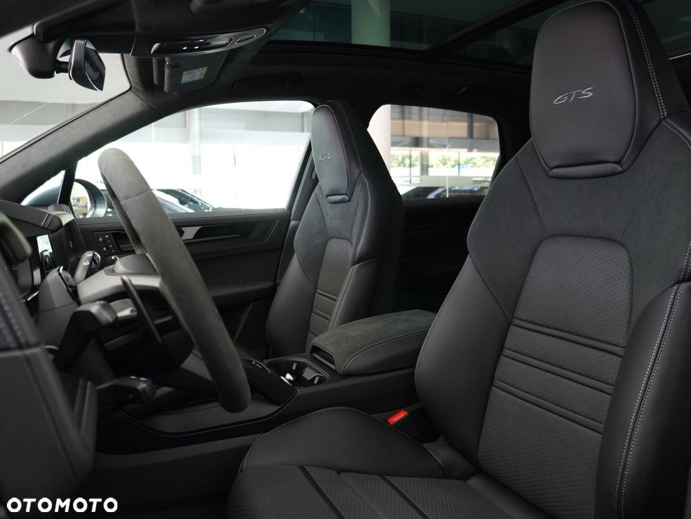 Porsche Cayenne GTS - 31