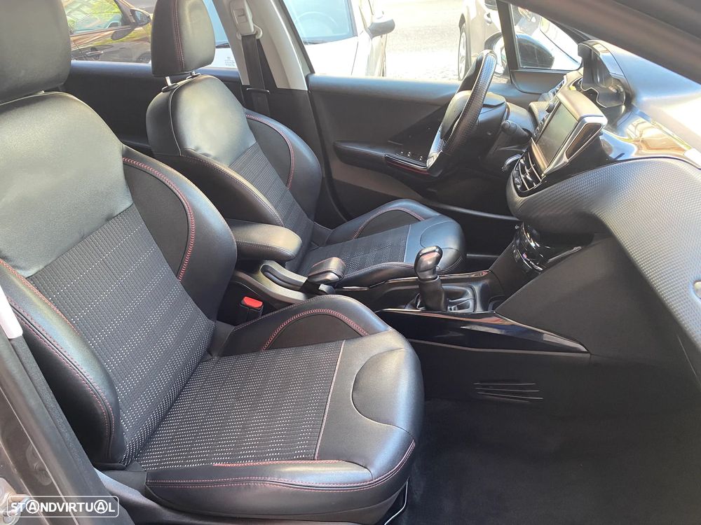 Peugeot 2008 PureTech 110 Stop&Start GT-Line Edition - 30