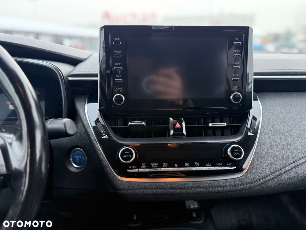 Toyota Corolla 1.8 Hybrid GPF Executive - 24