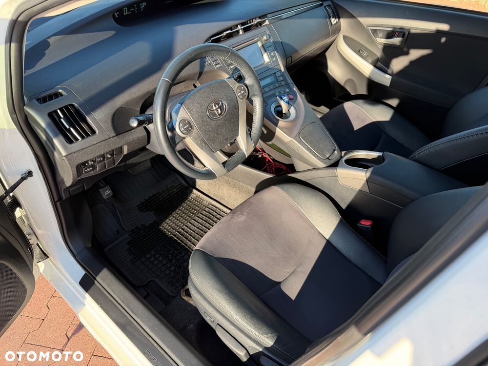 Toyota Prius 1.8 Hybrid Prestige - 4