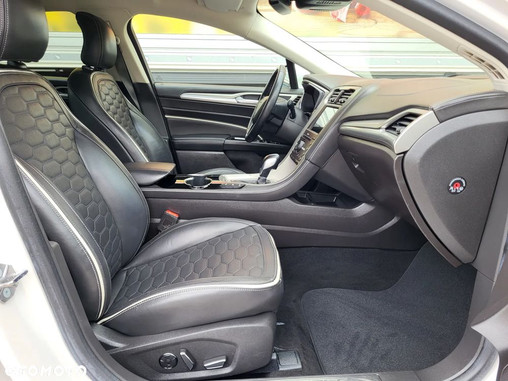 Ford Mondeo 2.0 Hybrid Vignale Plus - 30