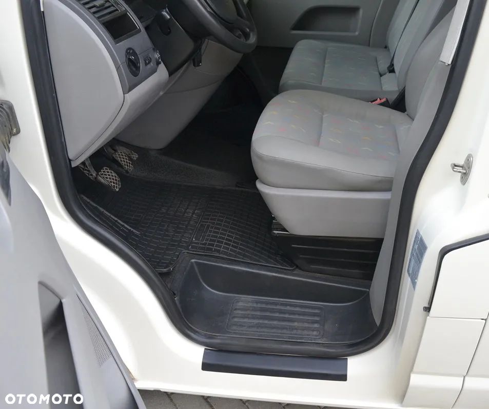 Volkswagen Transporter Caravelle Lang Comfortline - 11