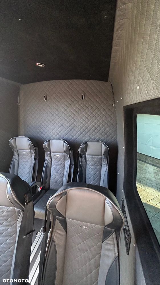 Mercedes-Benz Sprinter - 16