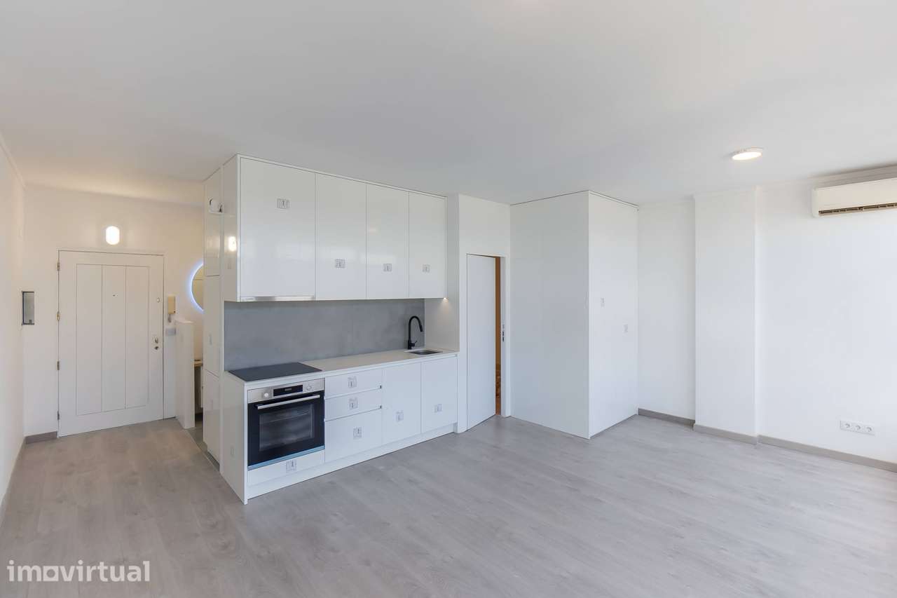 Apartamento T0+1 remodelado - Grande imagem: 4/26