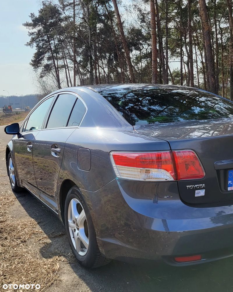 Toyota Avensis 2.0 D-4D Luna - 8