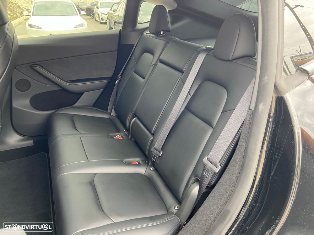 Tesla Model Y Long Range Dual Motor AWD - 30