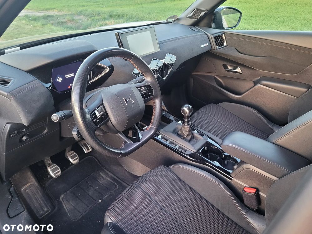 Citroën DS3 Crossback PureTech 100 PERFORMANCE LINE - 16