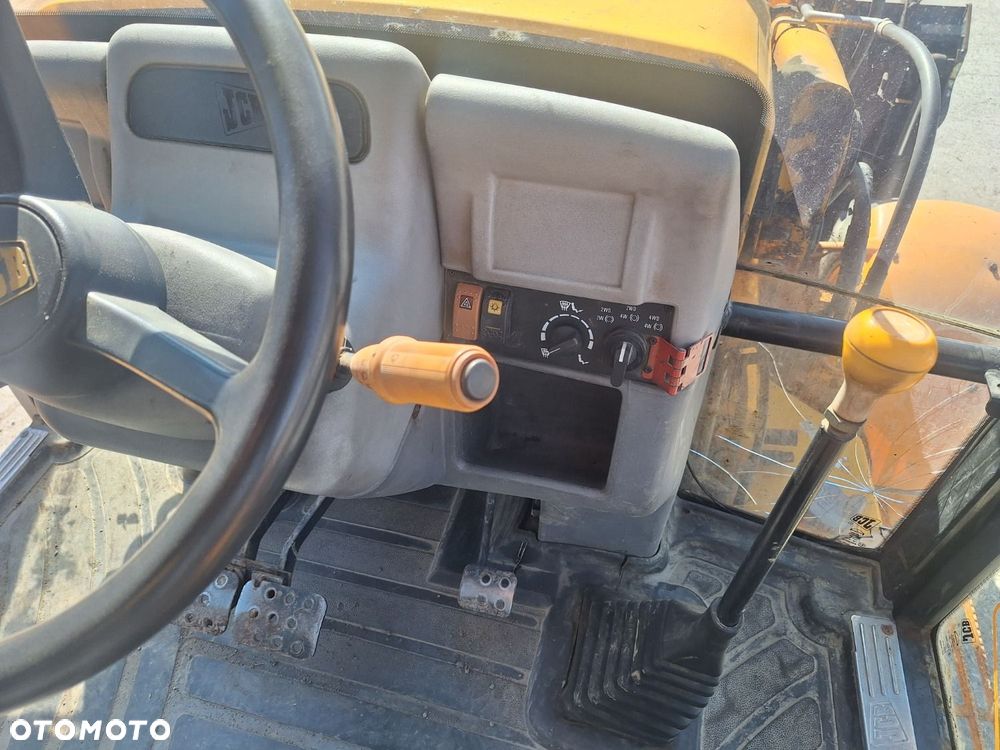 JCB 3Cx 4X4 - 14