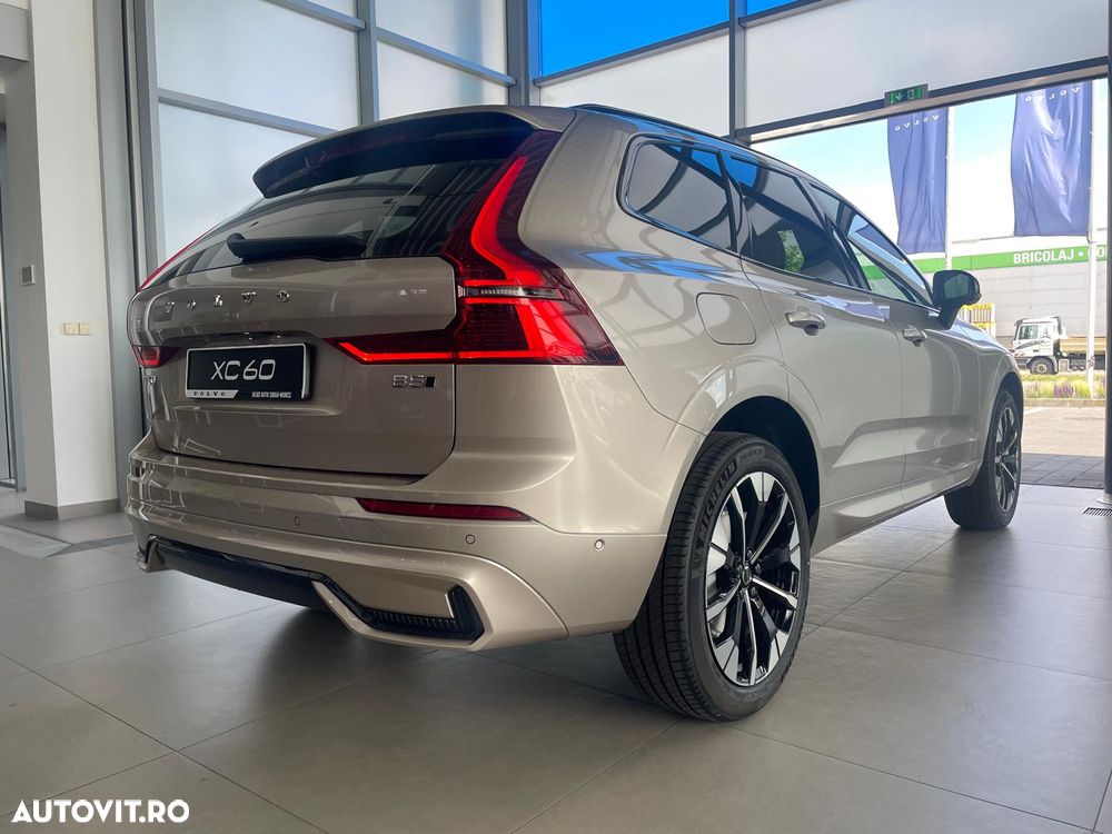 Volvo XC 60 B5 B AWD Ultra Dark - 5