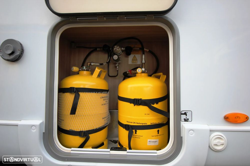 Burstner Ixeo I 728 G *CAMAS GÉMEAS + BASCULANTE* - 30