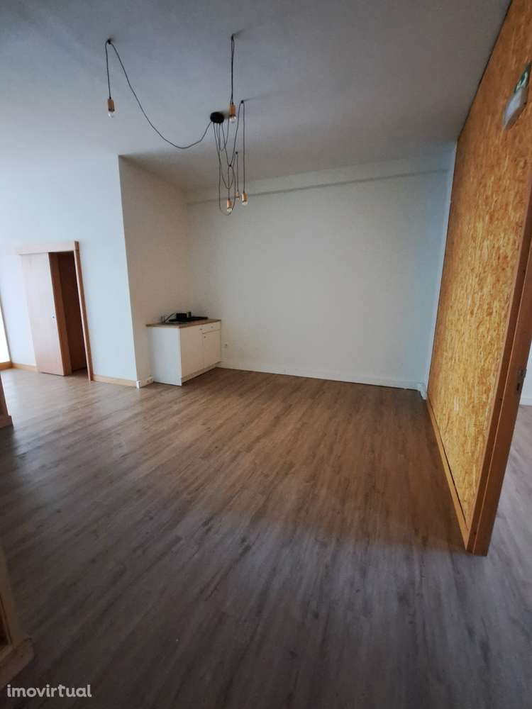 Escritório Espaçoso  no Porto - Grande imagem: 3/8