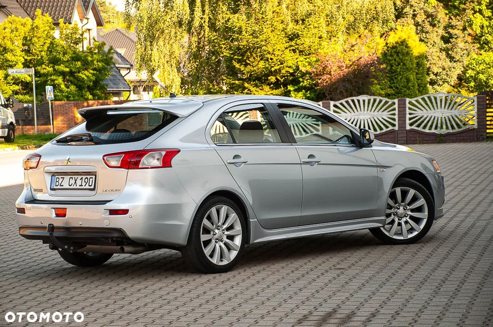 Mitsubishi Lancer 1.8 Intense - 16