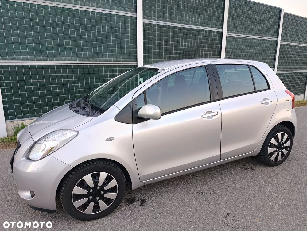 Toyota Yaris 1.3 Sol Premium - 3