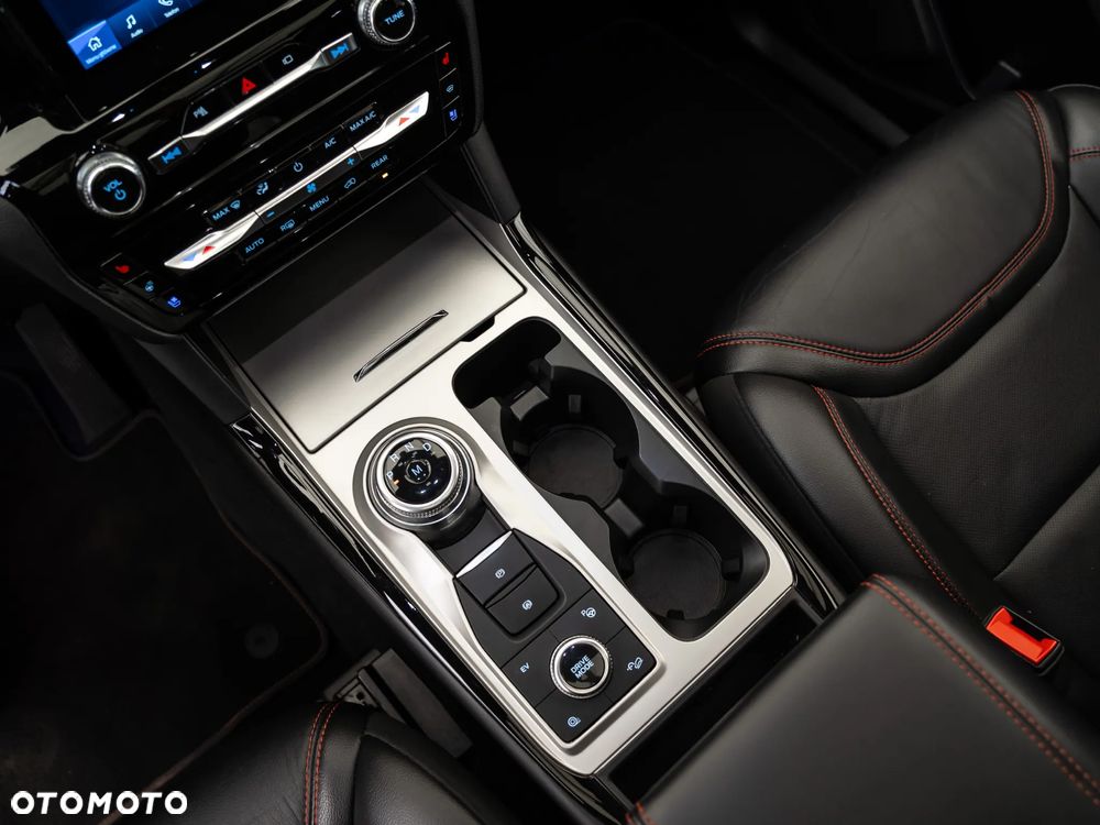 Ford Explorer - 21