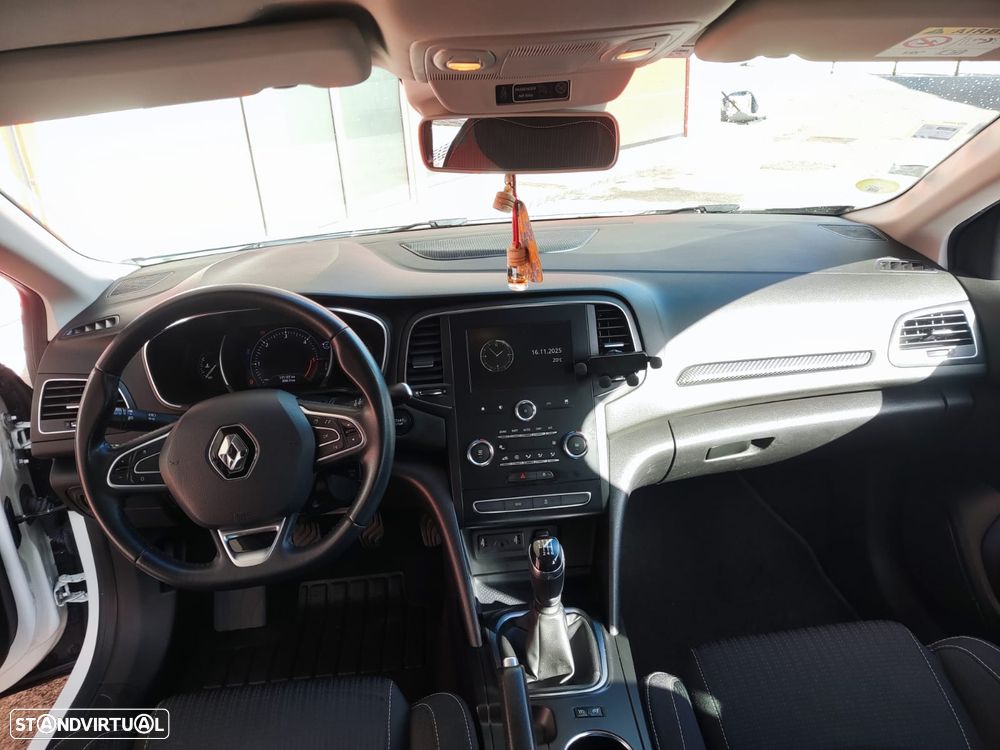 Renault Mégane Sport Tourer BLUE dCi 115 BUSINESS EDITION - 17