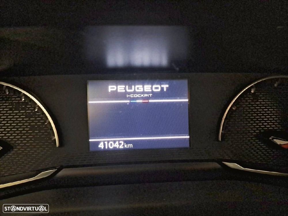 Peugeot 2008 1.2 PureTech Style - 13