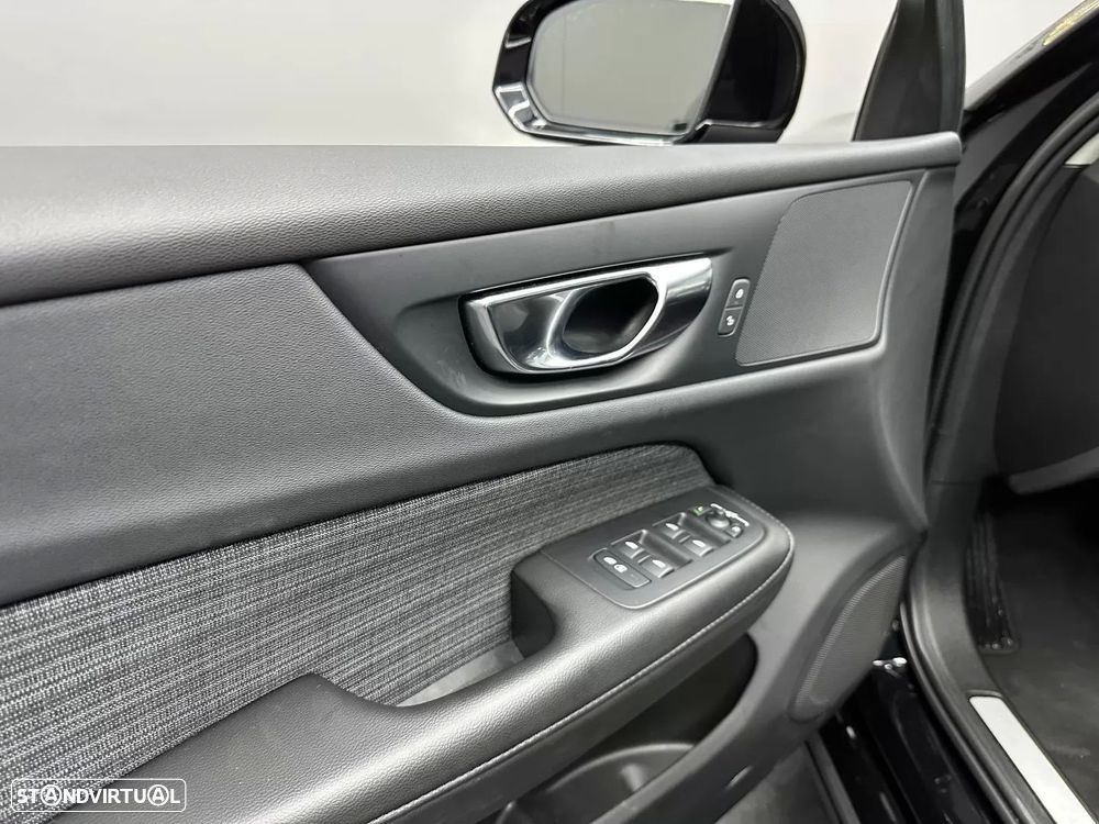 Volvo V60 2.0 T6 AWD TE Core - 29