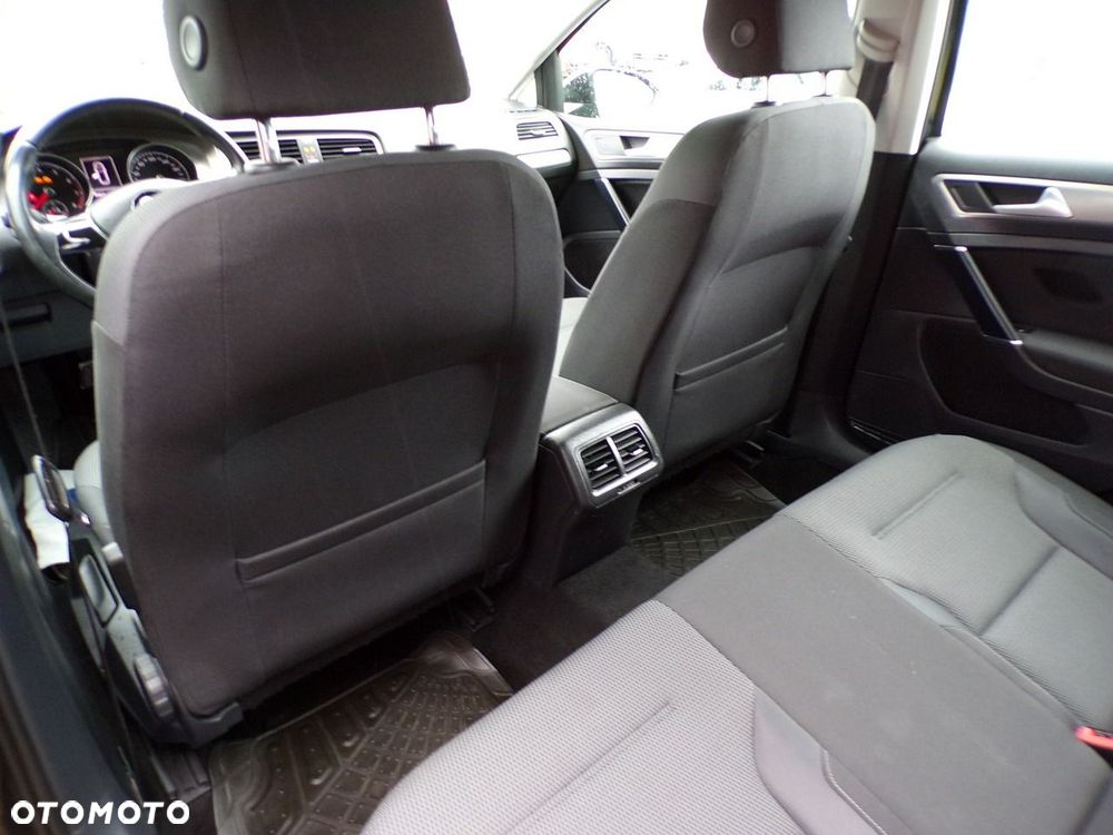 Volkswagen Golf - 35