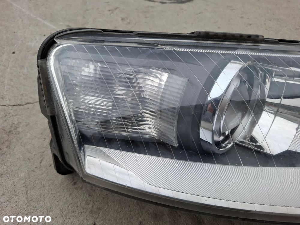 Lampa Przód Przednia Reflektor Bi-Xenon Skrętny Skrętna Prawa Audi A6 C6 - 4