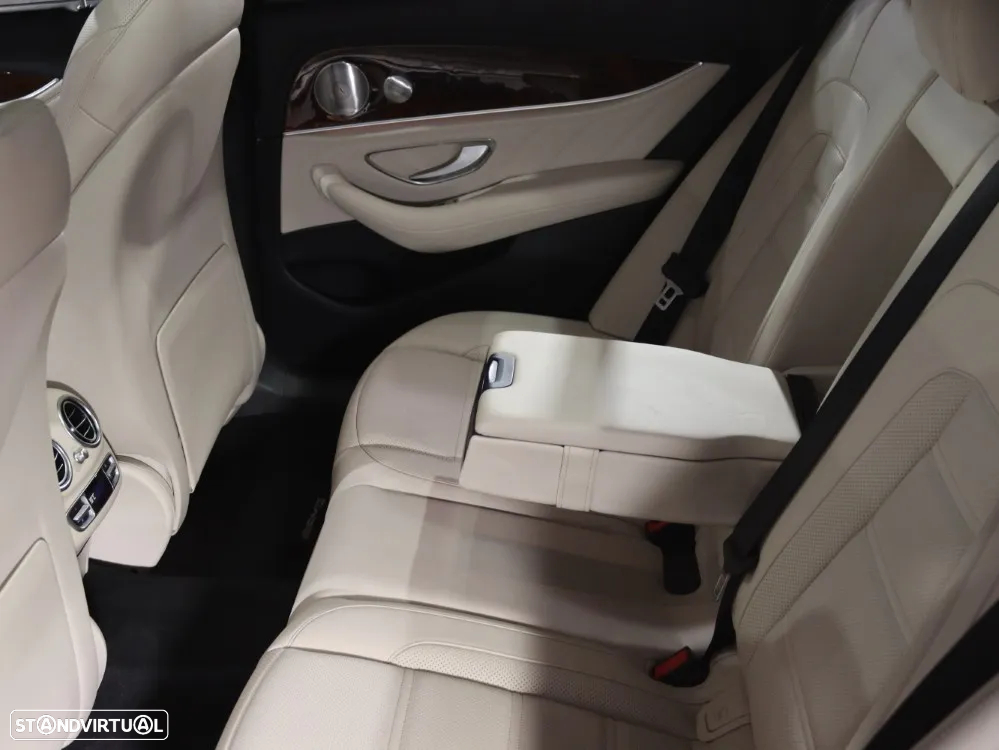 Mercedes-Benz E 53 AMG 4-Matic+ - 13