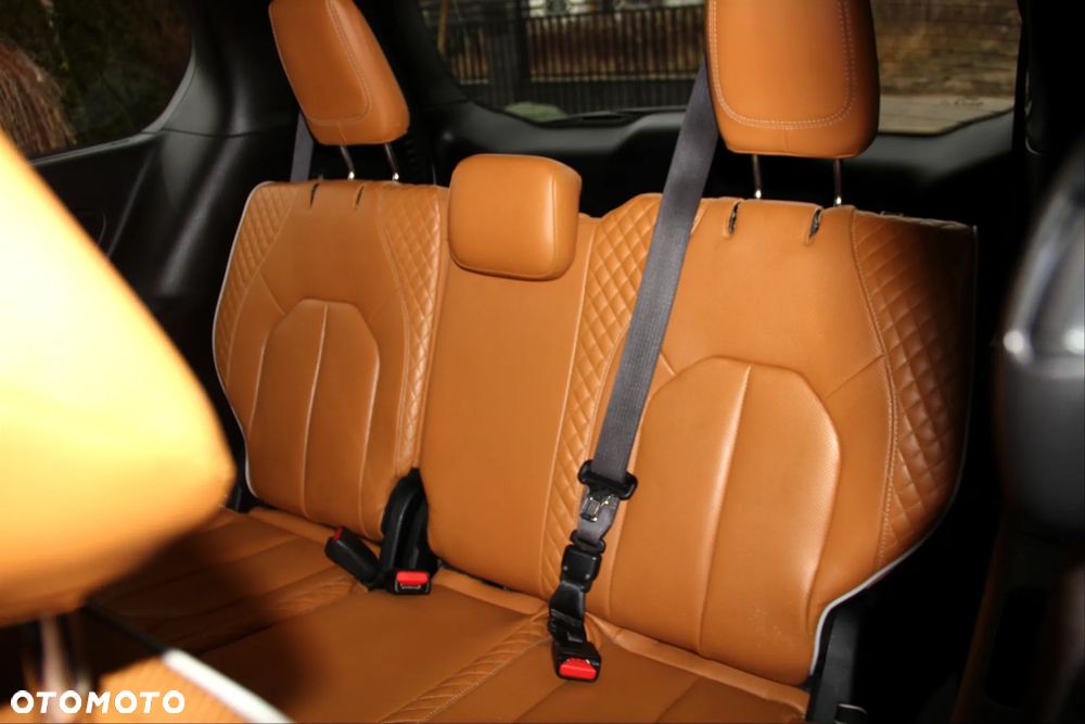 Chrysler Pacifica - 21