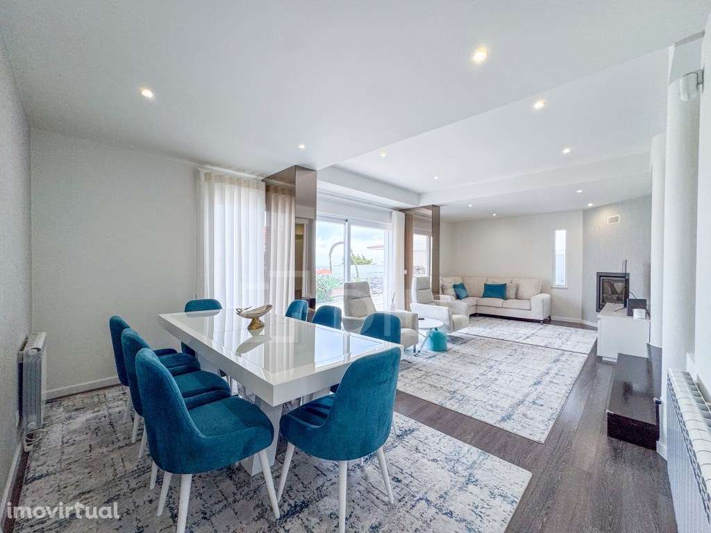 Moradia geminada T5+1 na Ericeira, renovada e próxima do mar - Grande imagem: 5/50