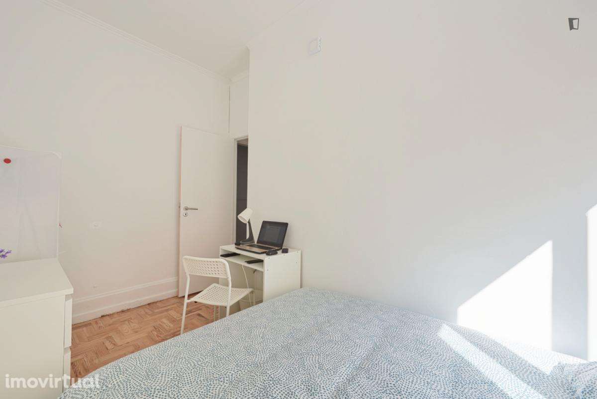 Quarto - localizado em Marquês de Pombal Lisbon - Grande imagem: 4/12