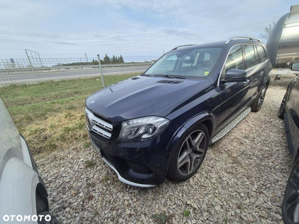 Mercedes-Benz GLS - 2
