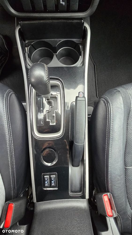 Mitsubishi Outlander - 15