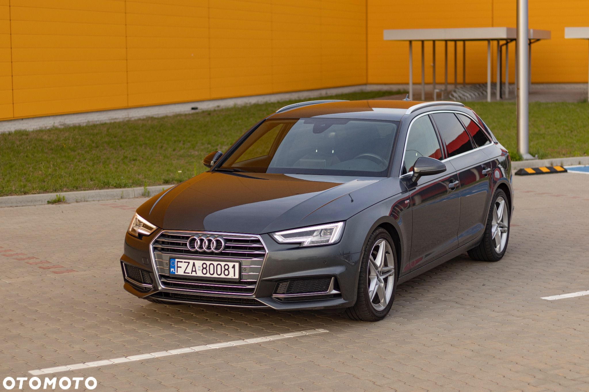 Audi A4 - 1