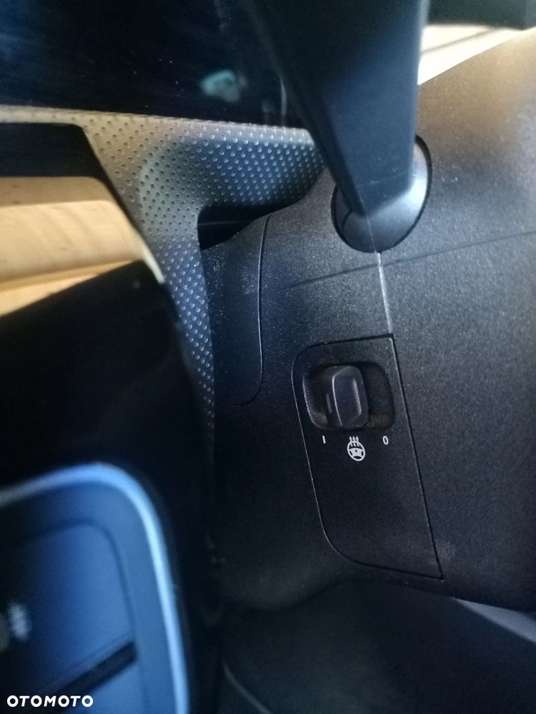 Mercedes-Benz CLA - 23