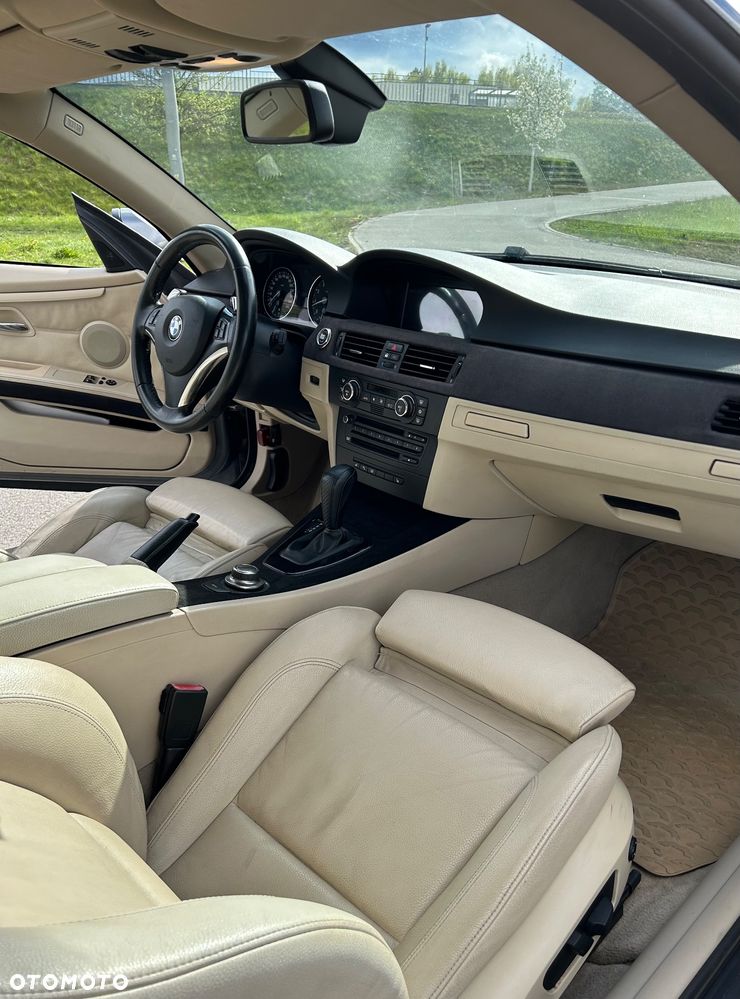 BMW Seria 3 335i - 24