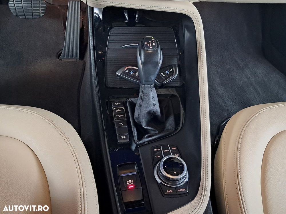 BMW X1 sDrive18d AT - 22